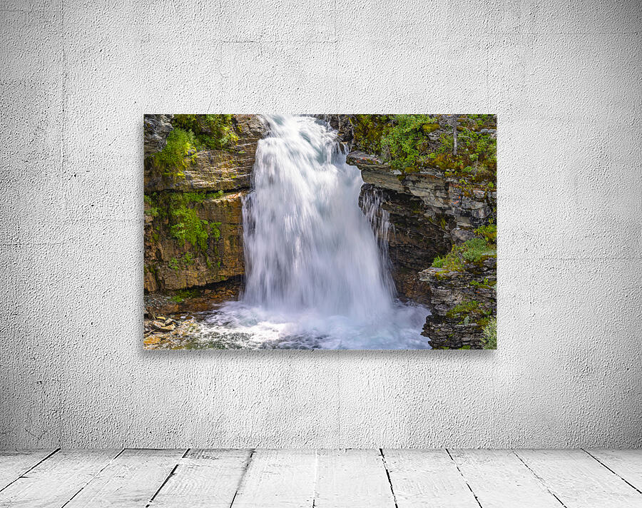 Blackiston Falls Wall Preview